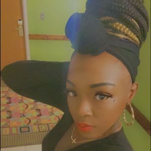 Meet your Posher, Crystal